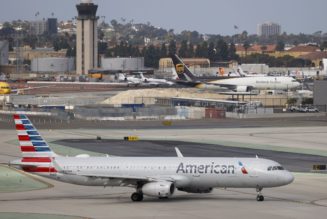 American Airlines “technical issue” grounds flights across the US