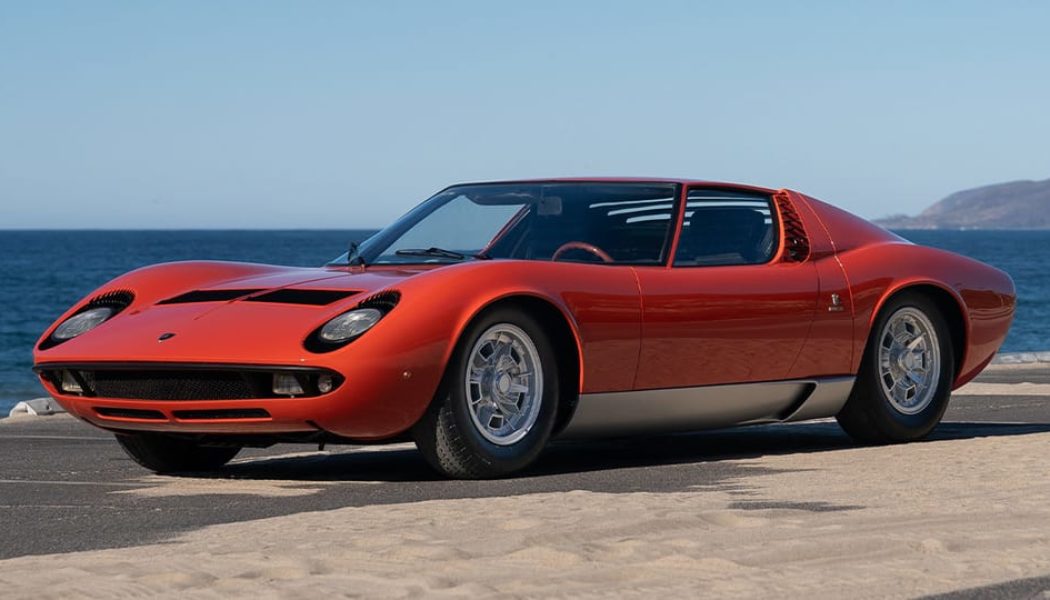 Award-Winning Lamborghini Miura P400 Surfaces for Auction