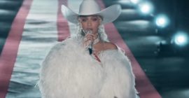 Beyoncé debuts COWBOY CARTER live with spectacular hometown halftime concert