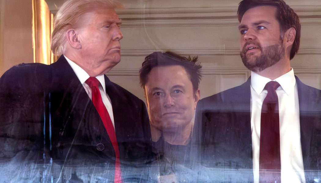 Elon Musk Sneakily Shifts From H-1B Talk, Donald Trump Sides With Phony Stark On Hiring Foreign Workers