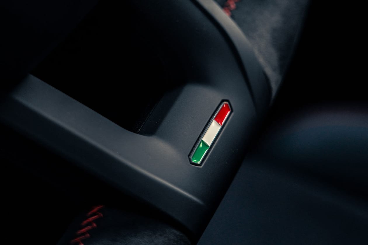 Hypedrive x Lamborghini Diablo Revuelto Feature Info