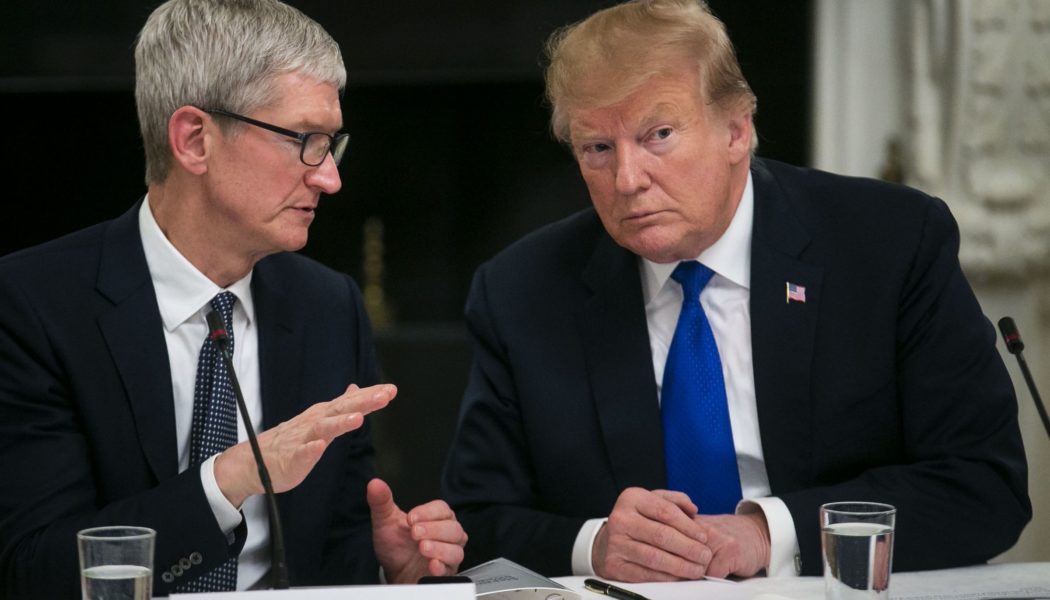 Tim Cook is the latest tech CEO to meet with Trump at Mar-a-Lago