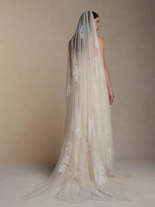 Danielle Frankel, Pleated Malfroy & Lace Veil