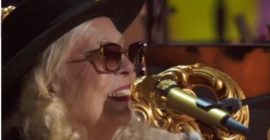 Joni Mitchell performs “Both Sides Now” at FireAid benefit concert