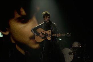 Timothée Chalamet plays Bob Dylan deep cuts on SNL