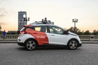 Cruise announces layoffs as GM acquires defunct robotaxi company