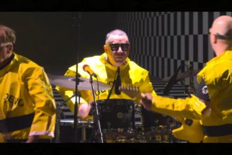 Fred Armisen sits in on drums with B-52s and DEVO at SNL 50 concert