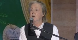 Paul McCartney closes out SNL50 with Beatles medley