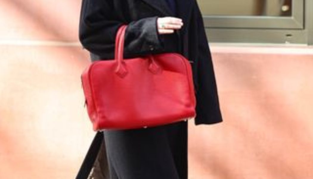 Jennifer Lawrence Has Already Invested in Summer’s Most-Important Bag Colour