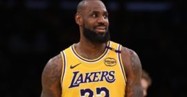 LeBron James Becomes First Player With 50K Points in NBA Regular Season